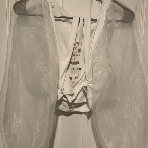 Zara Contrasting White Top with Puffer sleeves - Picture 4 of 4